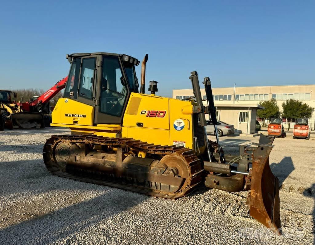 New Holland D 150 履带式推土机