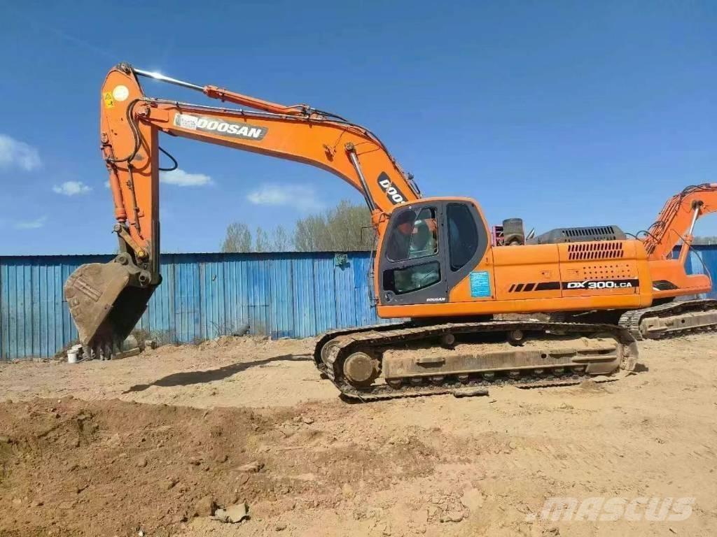 Doosan DX300LC-9 履带挖掘机