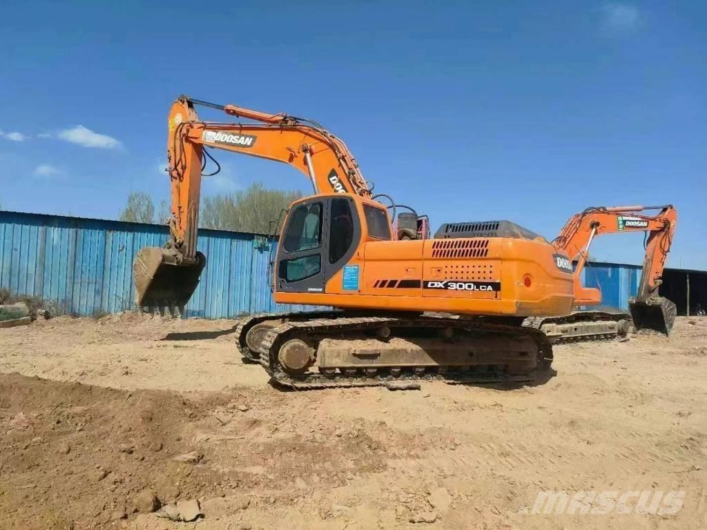 Doosan DX300LC-9 履带挖掘机
