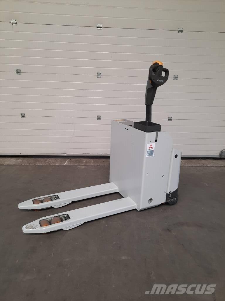 UniCarriers PLL180 手摇升降机