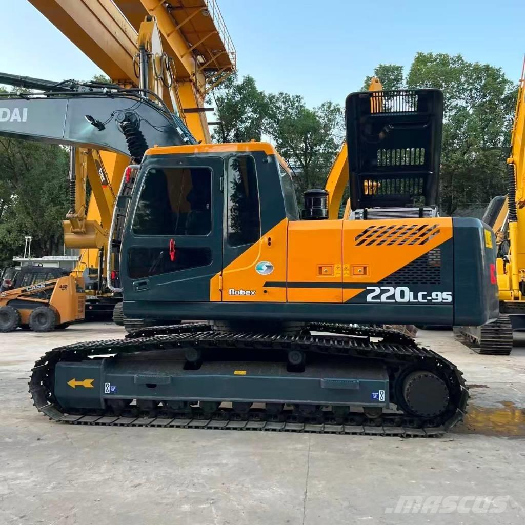 Hyundai 220LC-9S 小型挖掘机