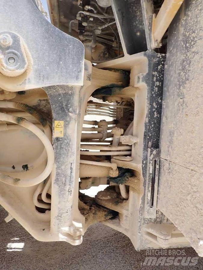 Komatsu WA600-8EO 轮式装载机