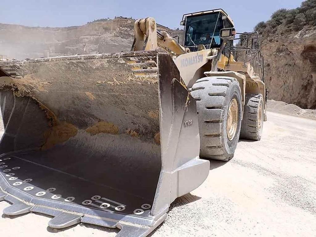 Komatsu WA600-8EO 轮式装载机