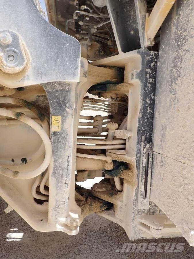 Komatsu WA600-8EO 轮式装载机