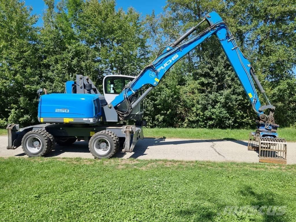 Fuchs MHL 250 工业挖掘机