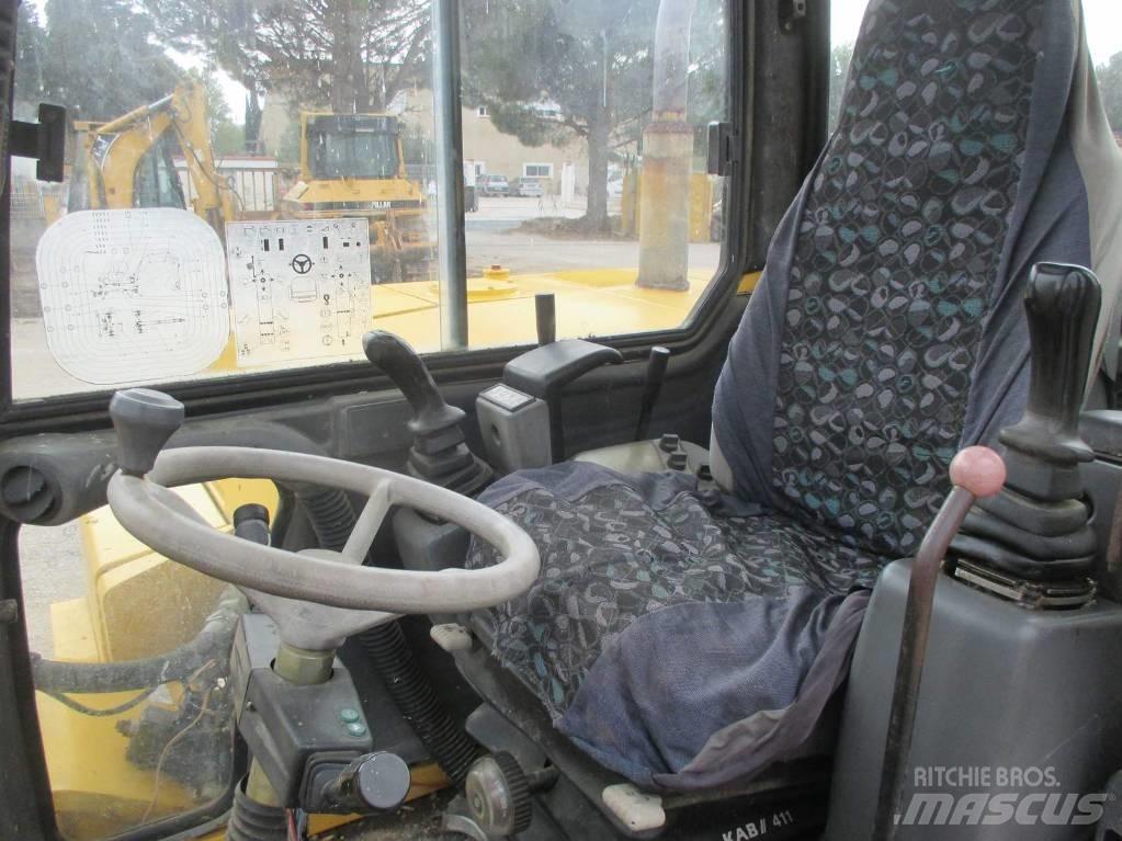 Komatsu PW 95 中型挖掘机