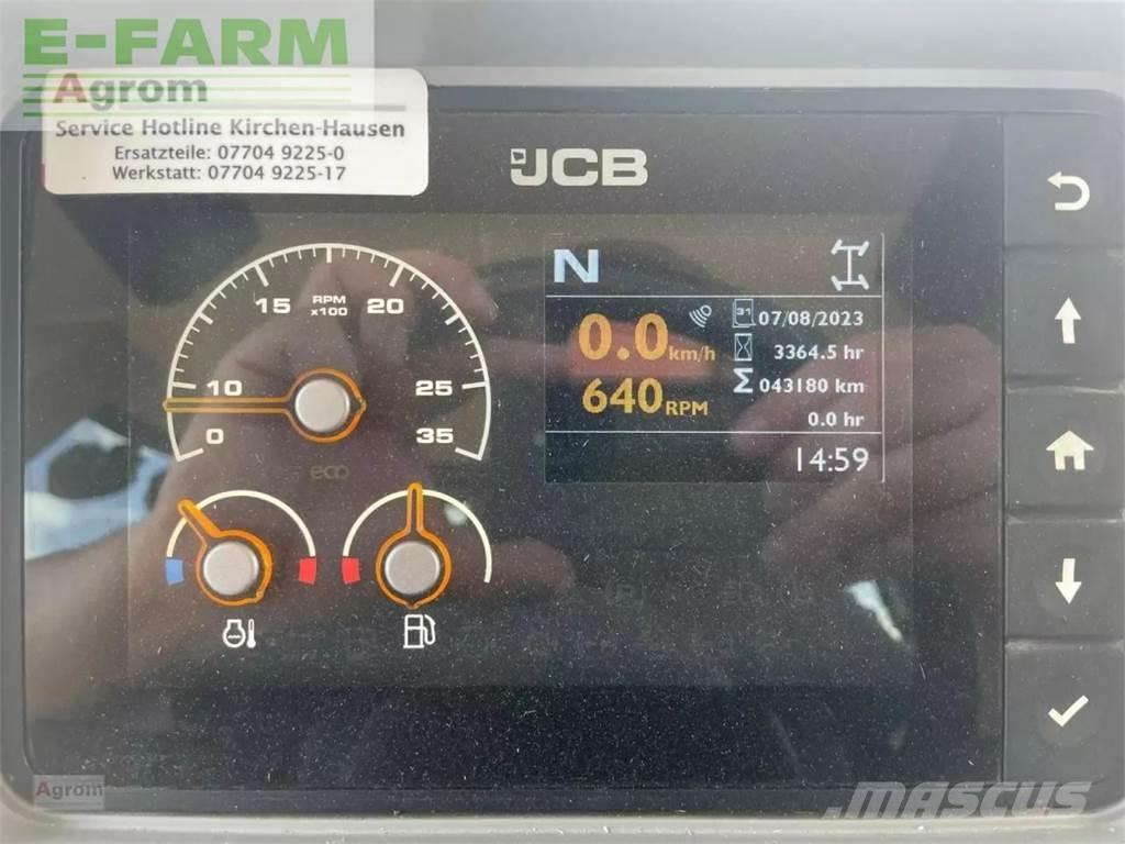 JCB fastrac 4220 拖拉机/农用车