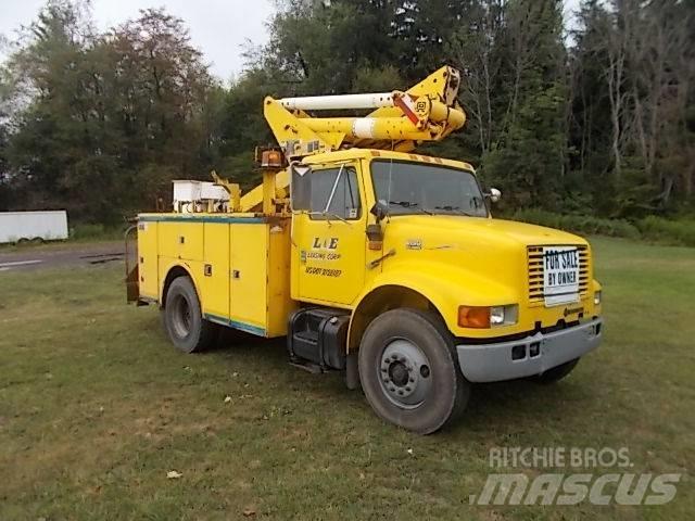 International 4900 起重车