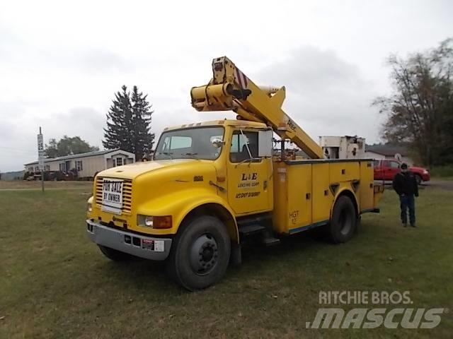 International 4900 起重车