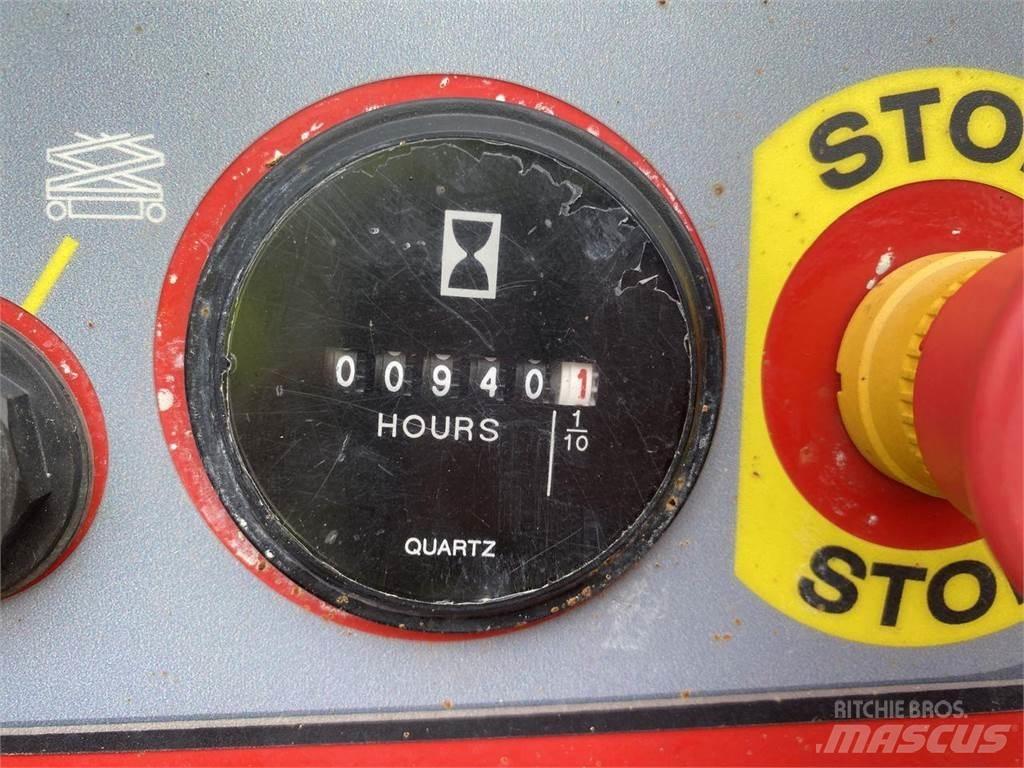 Manitou 140SC 剪叉式升降机