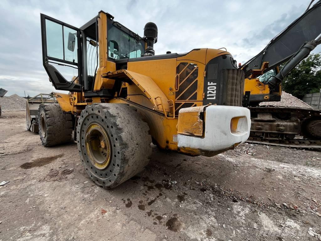 Volvo L 120 F 轮式装载机