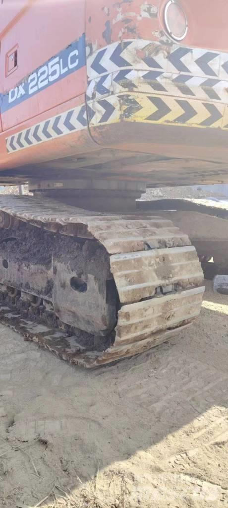 Doosan DX 225LC 履带挖掘机