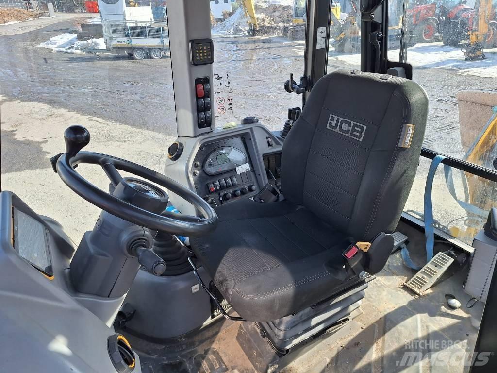 JCB 3 CXE Compact 反铲装载机
