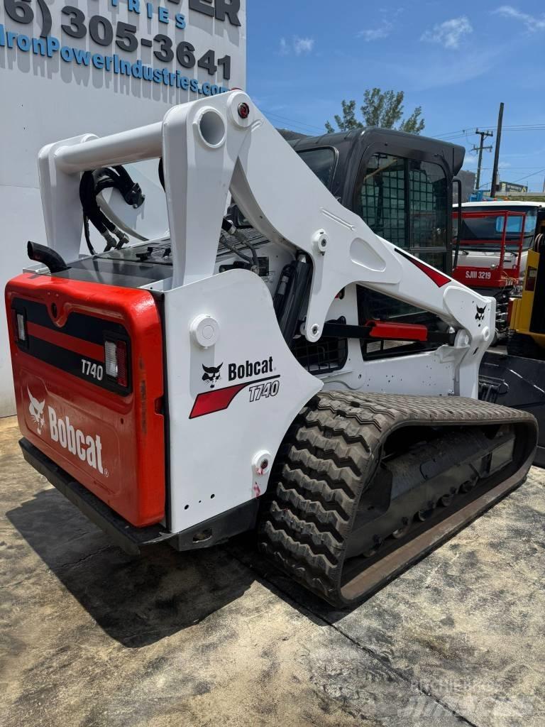 Bobcat T 740 滑移装载机