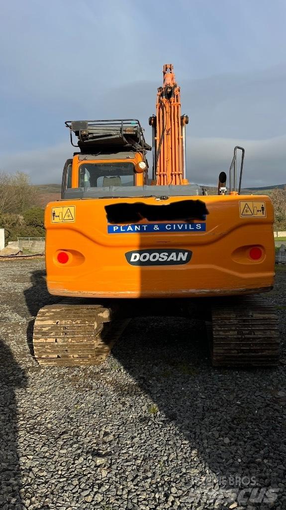 Doosan Dx140 轮式挖掘机