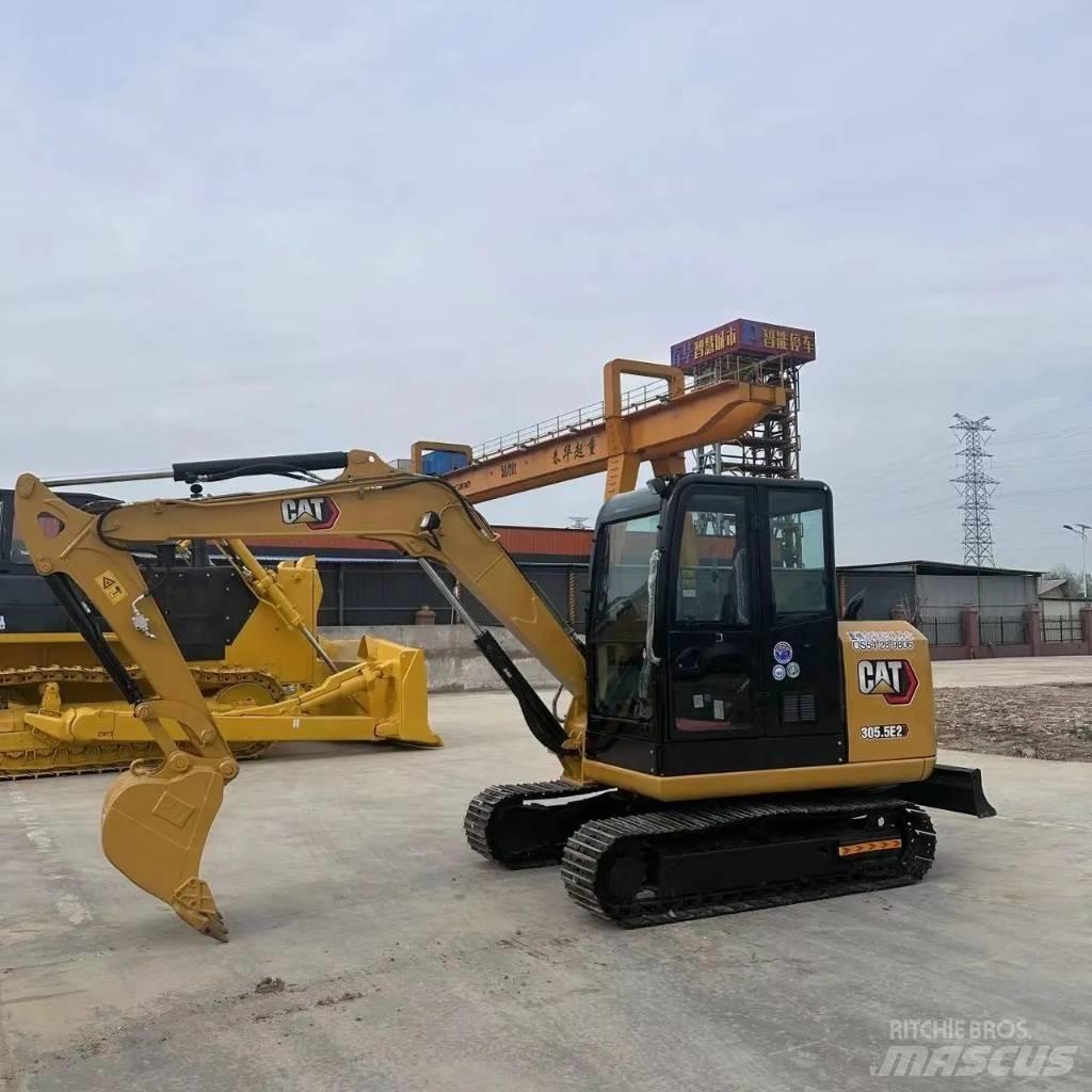 CAT 305.5 小型挖掘机