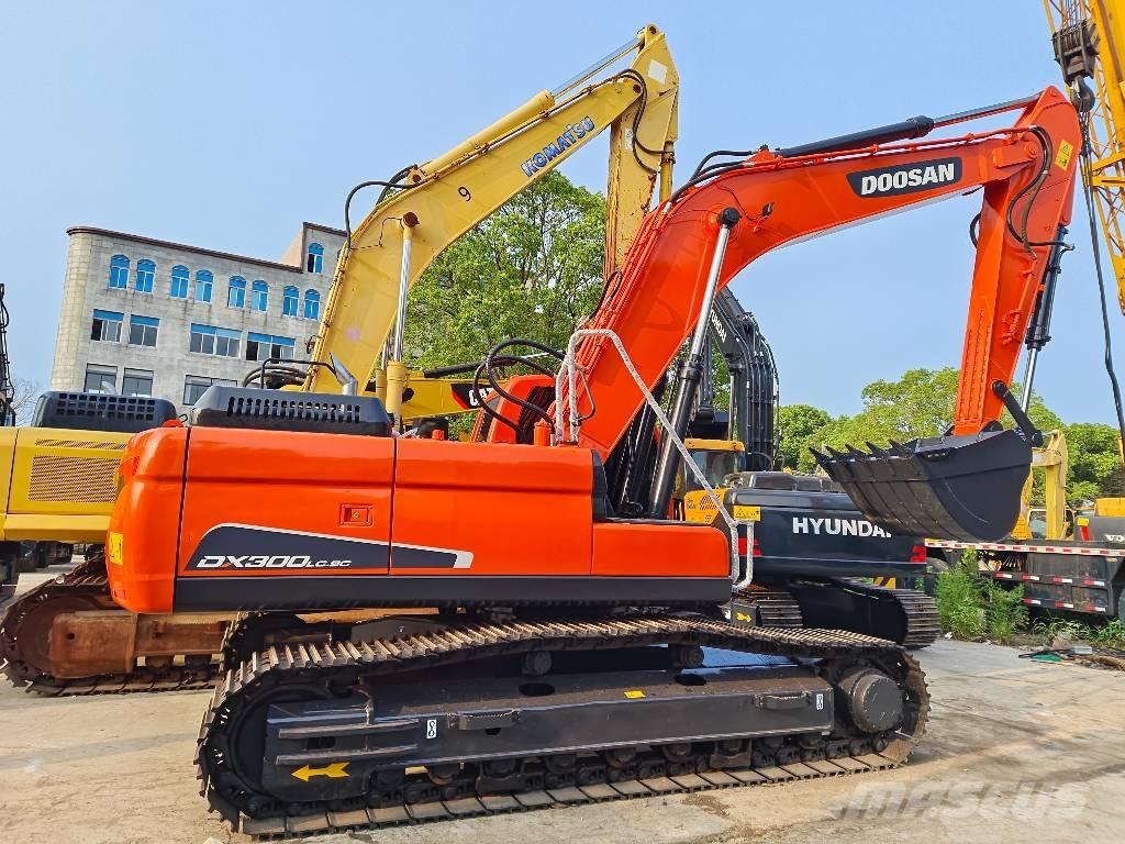 Doosan DX 300 LC 履带挖掘机