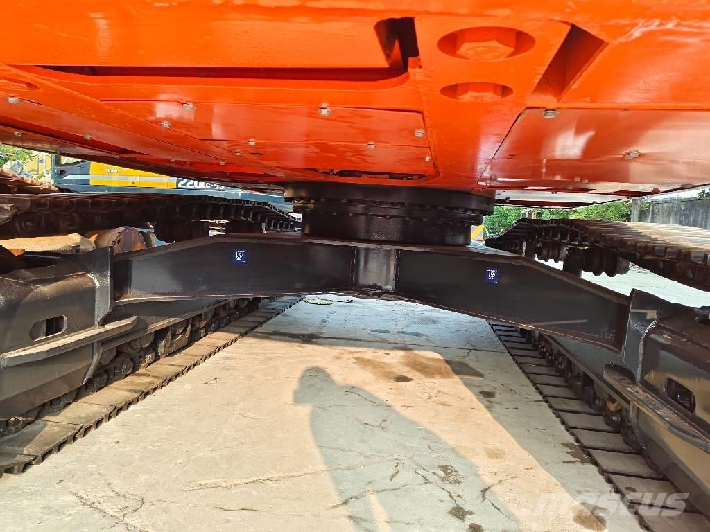 Doosan DX 300 LC 履带挖掘机