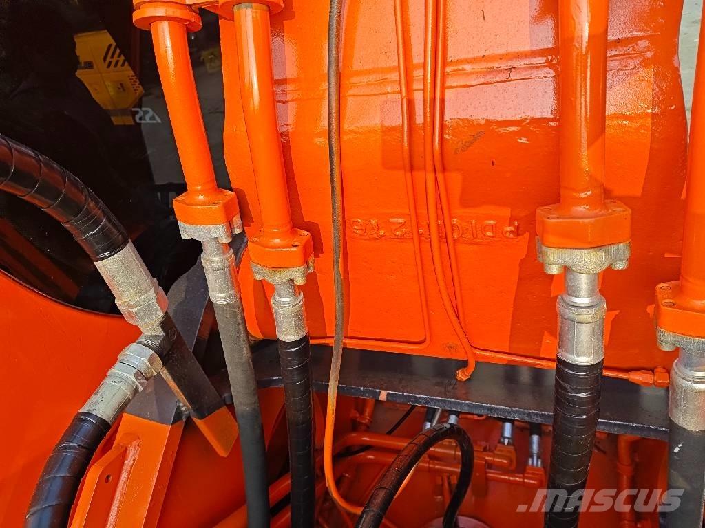 Doosan DX 300 LC 履带挖掘机