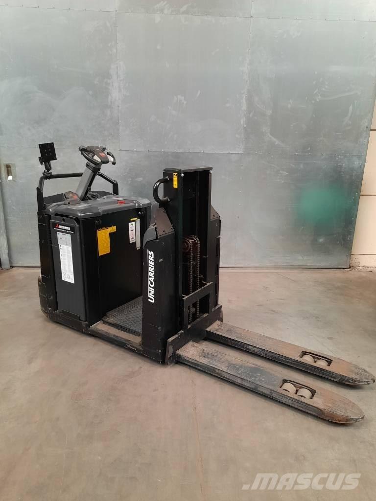 UniCarriers OEP120 低架装载机