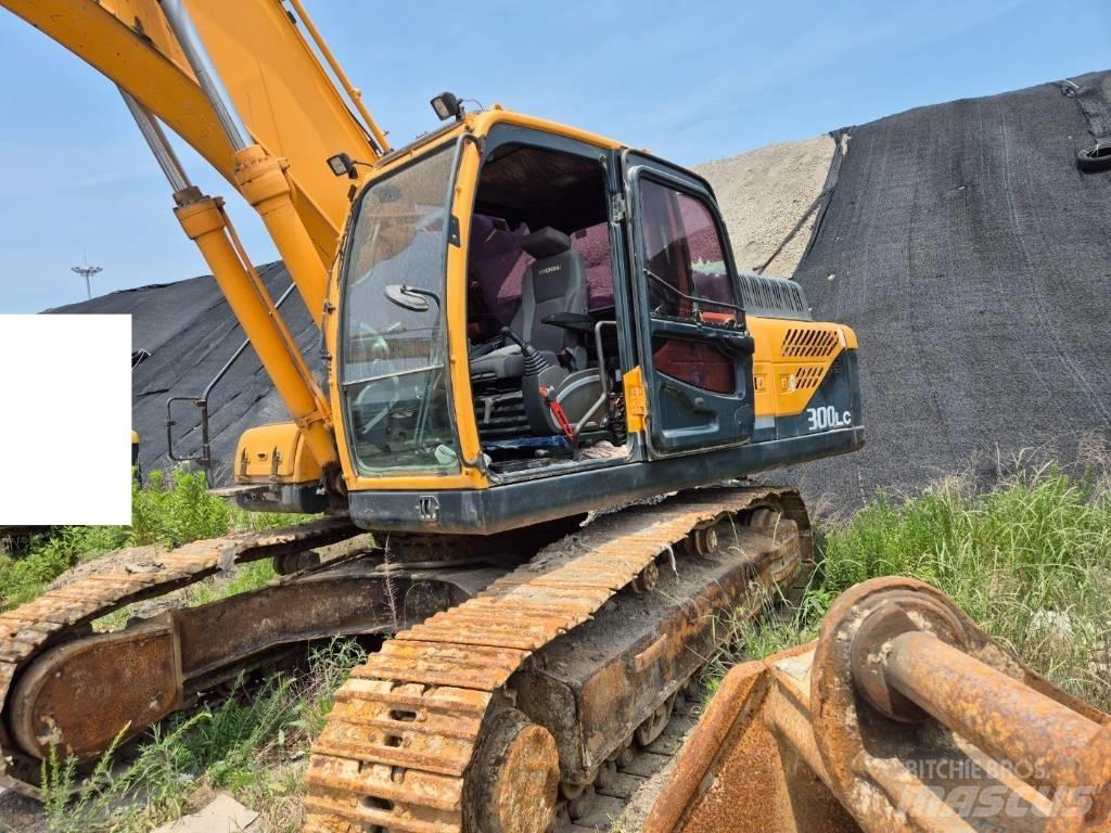 Hyundai Robex 300 LC 履带挖掘机