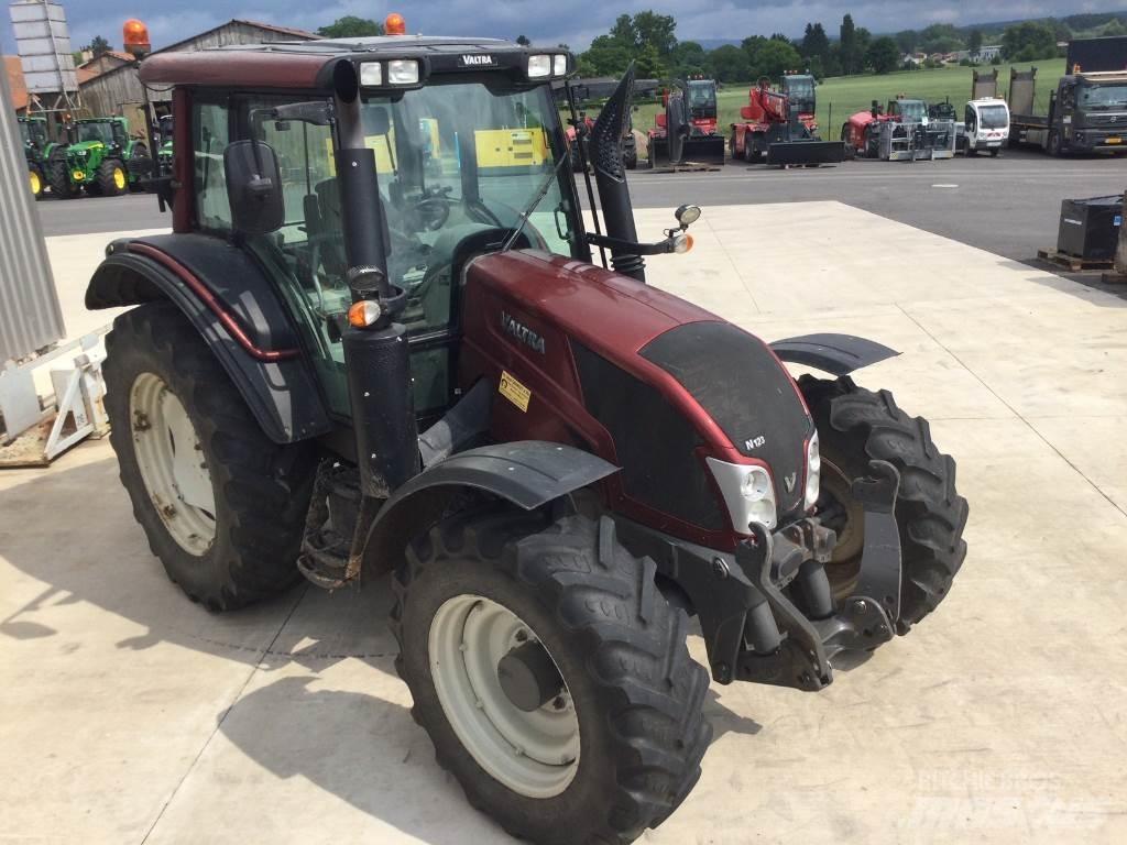 Valtra N123 拖拉机/农用车
