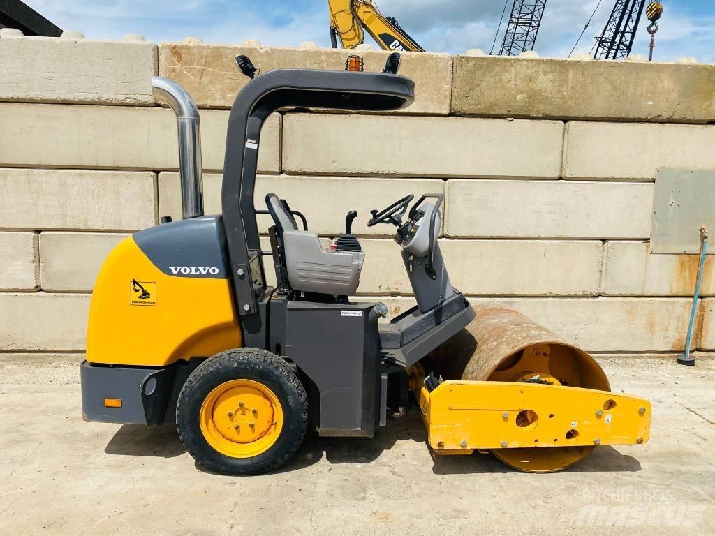 Volvo sd25 单轮压路机