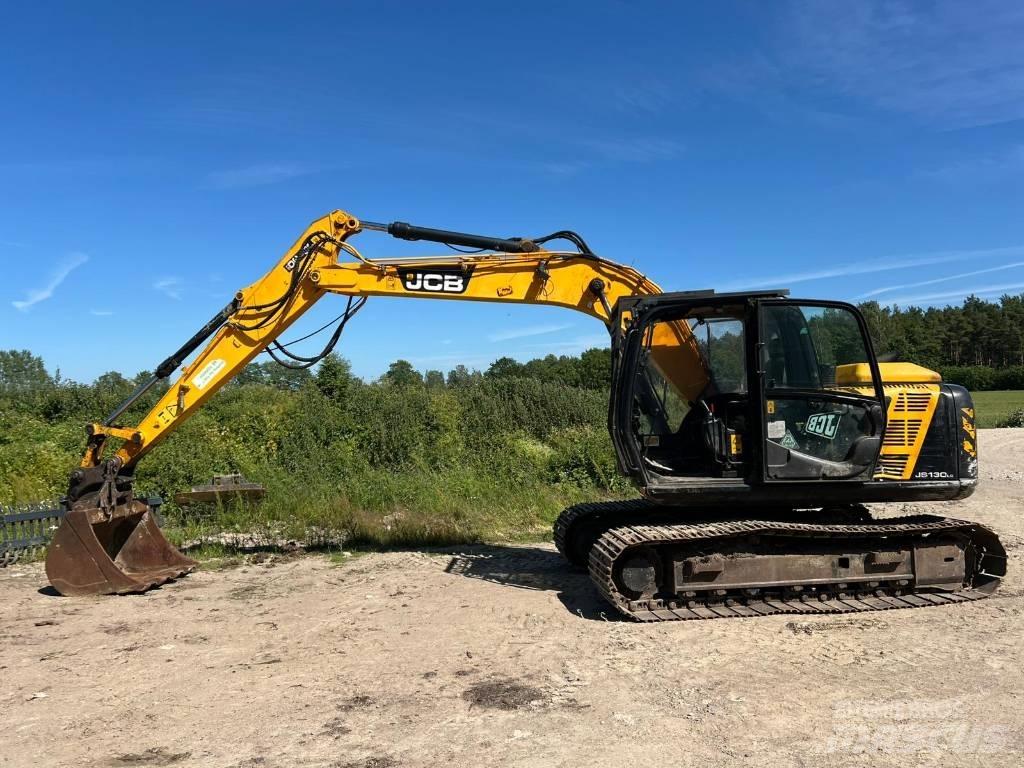 JCB JS 130 LC 履带挖掘机