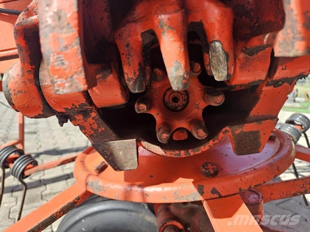 Kuhn GF 8501 MH 犁耙和摊草机