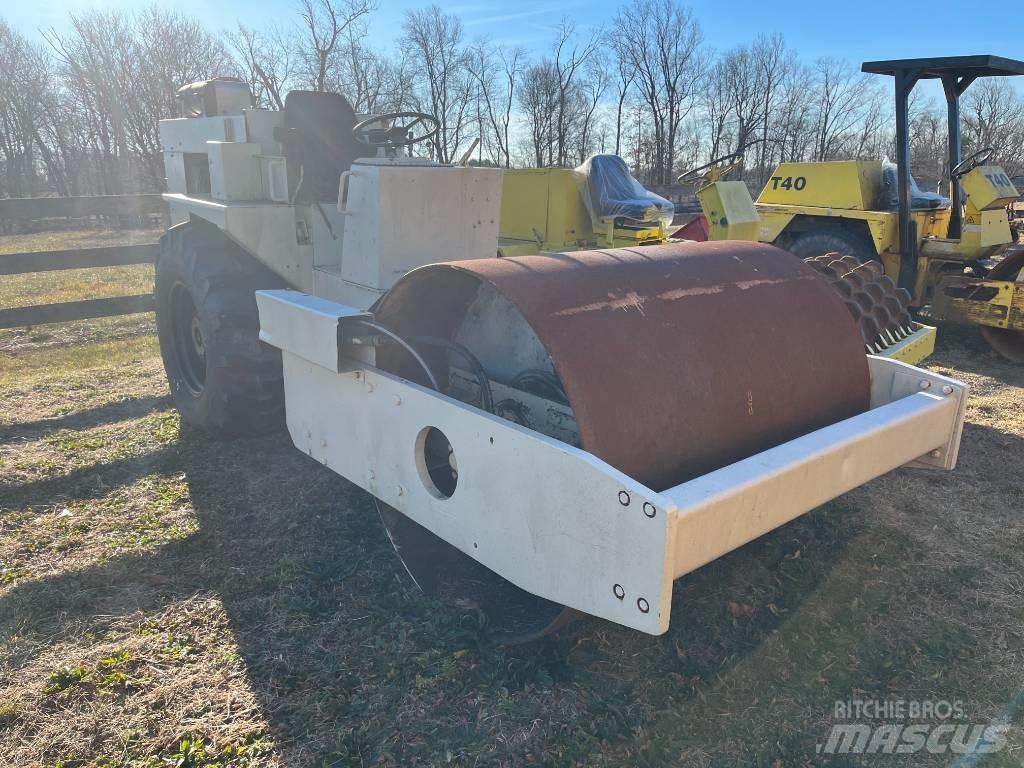 Tampo RS-16 双轮压路机