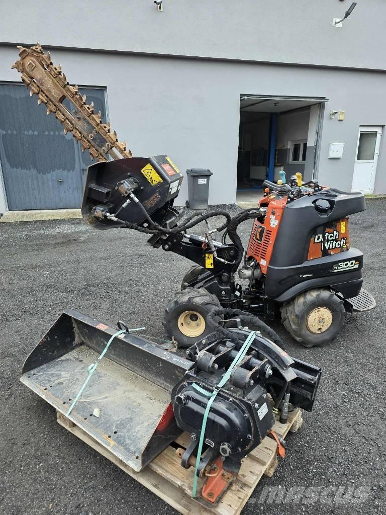 Ditch Witch R300 挖沟机