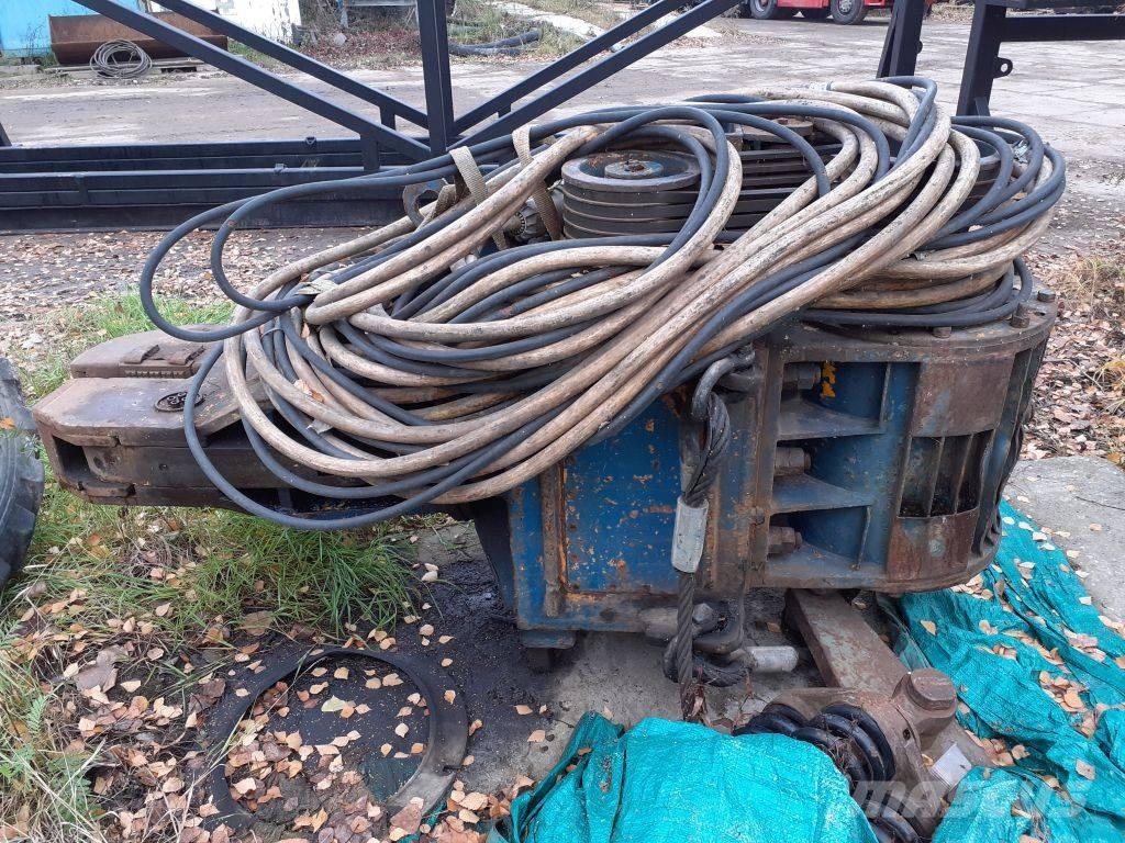  Tomen VM2-2000 液压锤