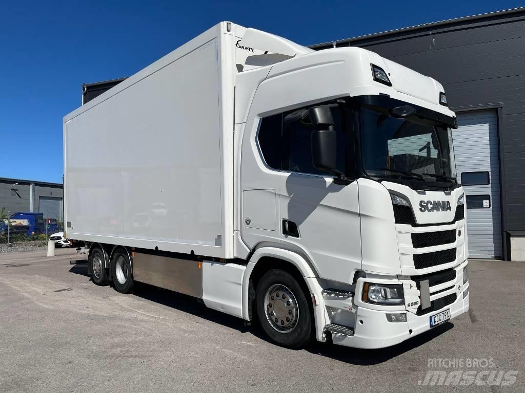 Scania R590 厢式货车