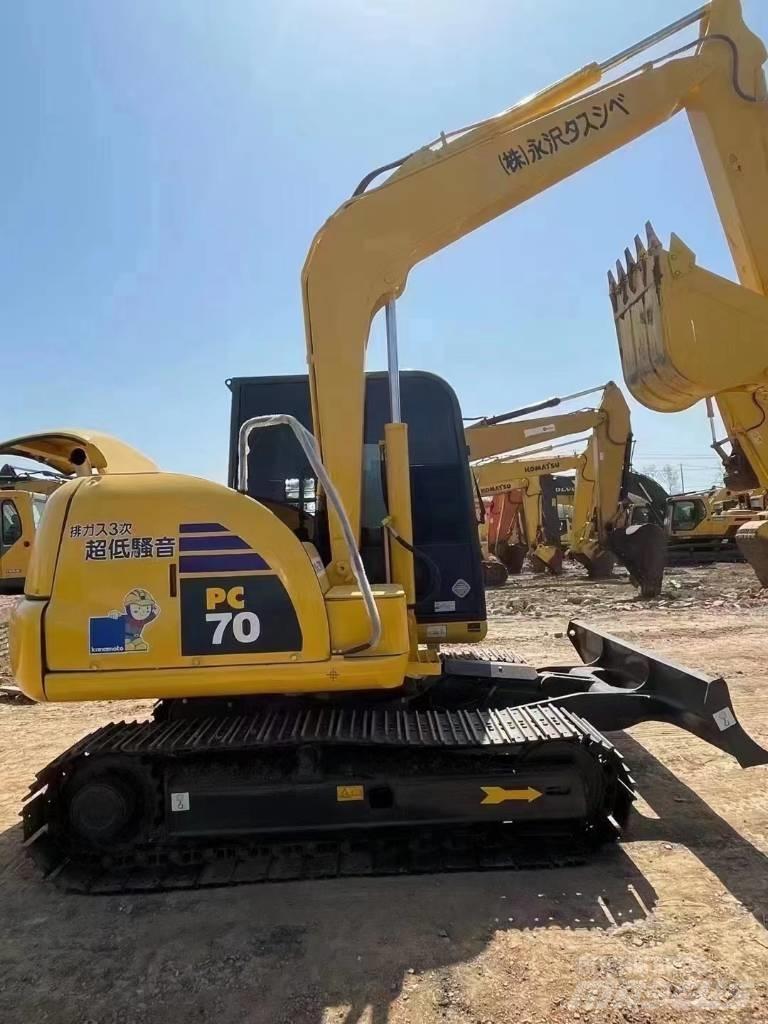 Komatsu PC 70 小型挖掘机