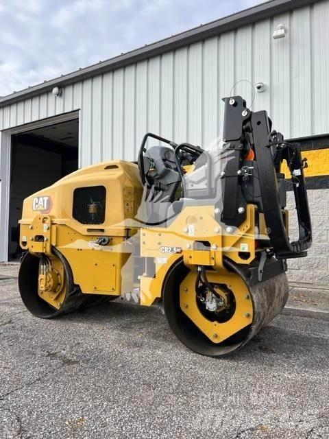 CAT CB2.5 GC 单轮压路机