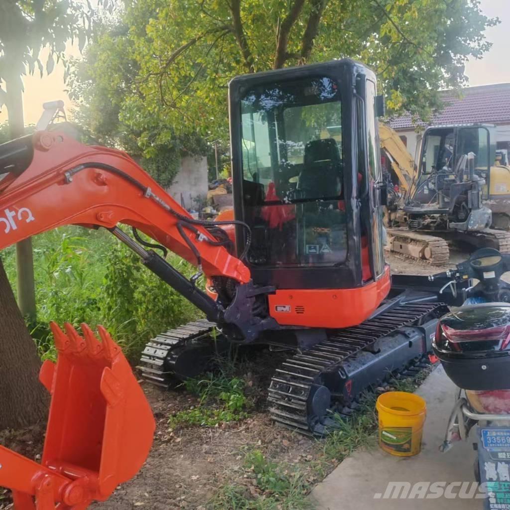 Kubota U 35 小型挖掘机