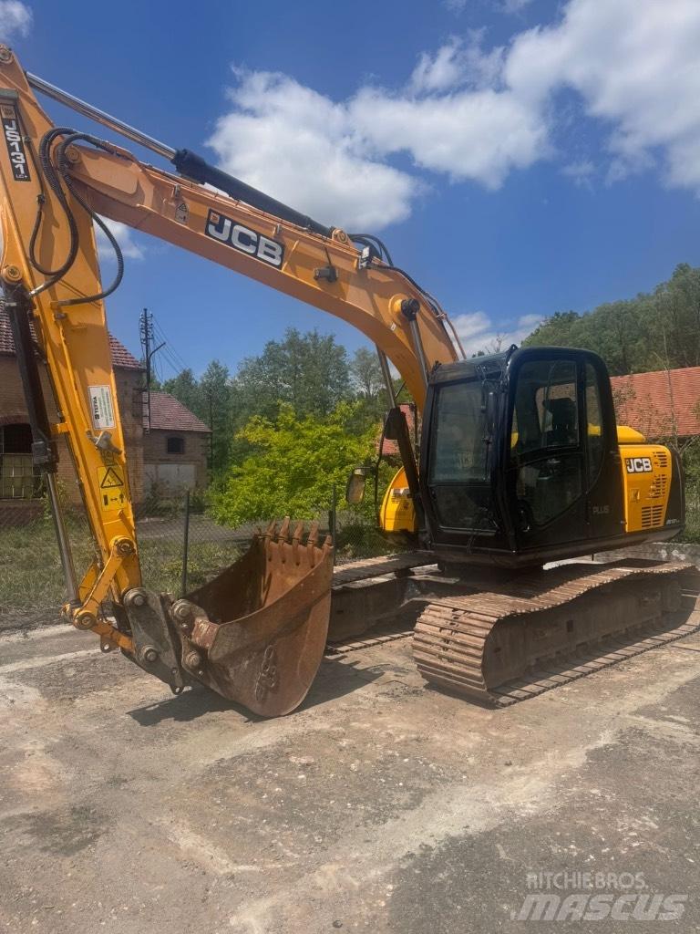 JCB JS 131 LC 履带挖掘机