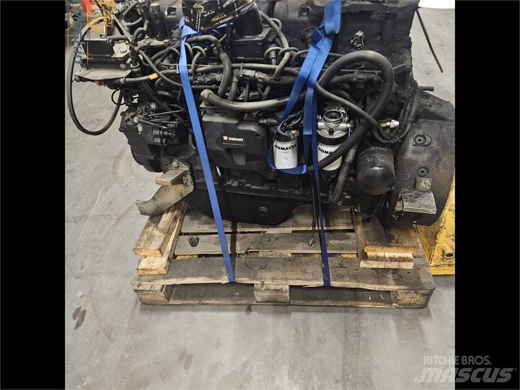 Komatsu Sisu 发动机