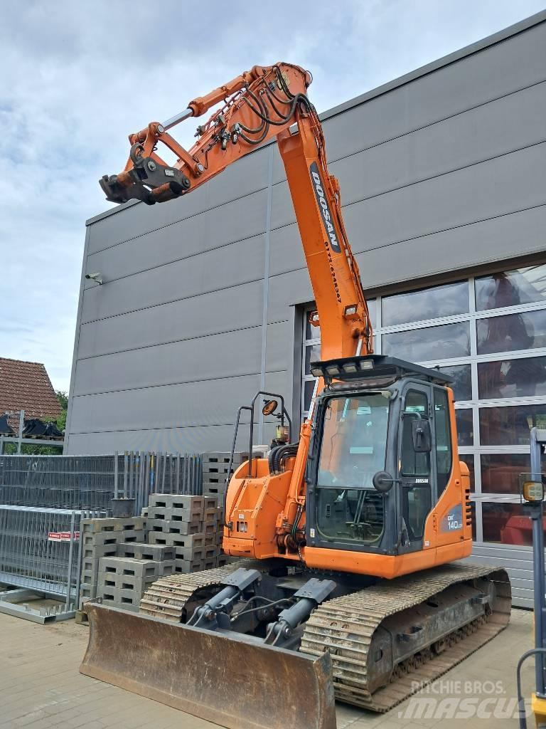 Doosan DX 140 LCR-3 履带挖掘机
