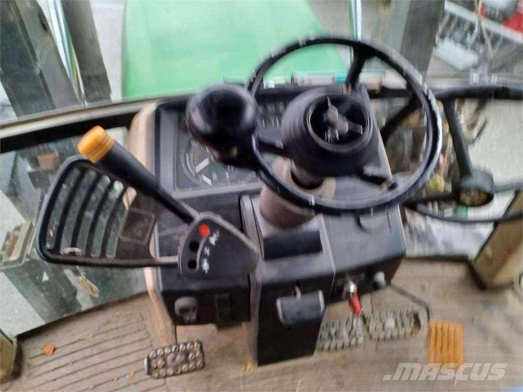 John Deere 6110SE 拖拉机/农用车