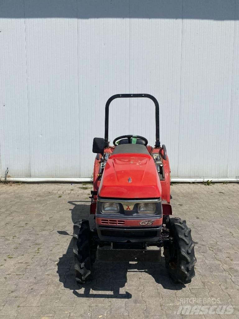Mitsubishi MT170 小型拖拉机