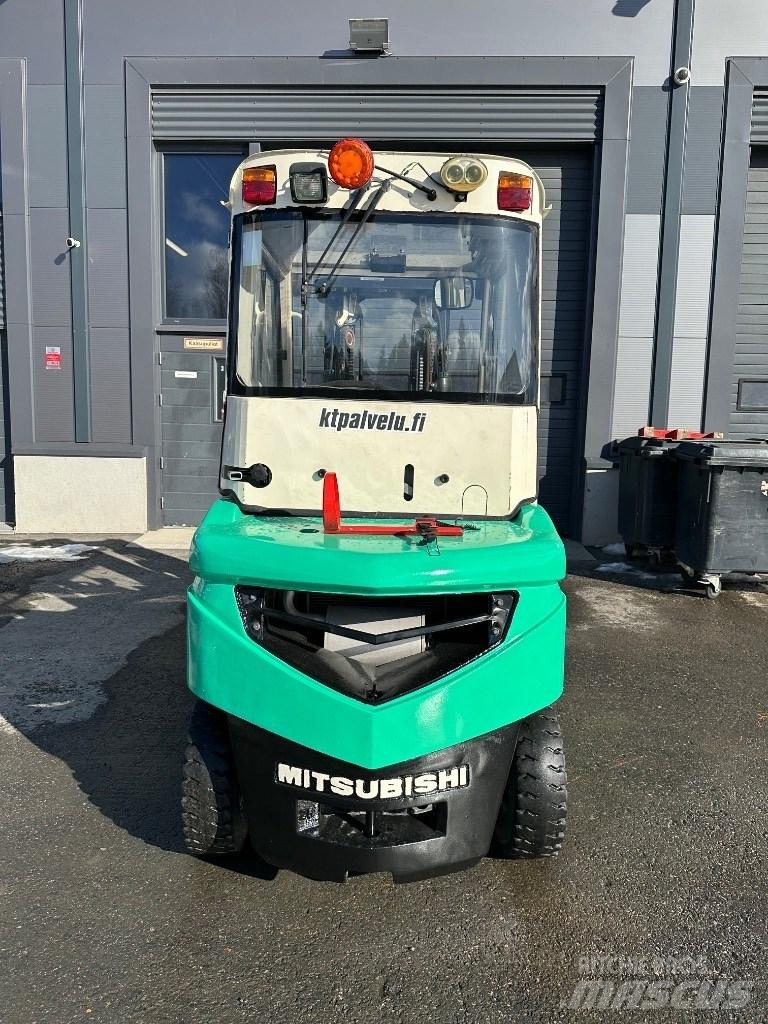 Mitsubishi FD25N 柴油叉车