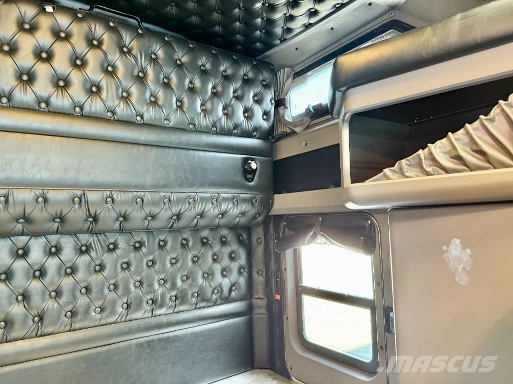 Kenworth W 900 牵引车