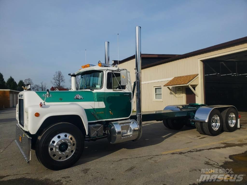 Mack R700 平板车