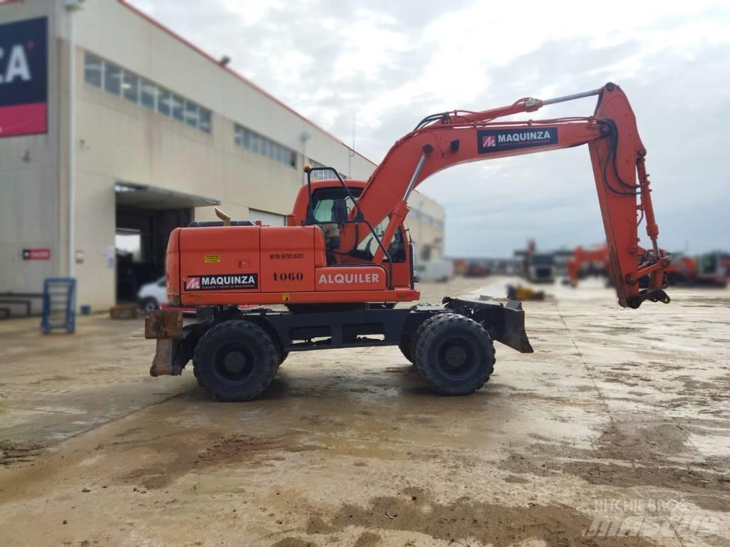 Doosan DX 140 W 轮式挖掘机