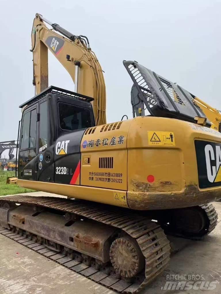 CAT 323D 履带挖掘机