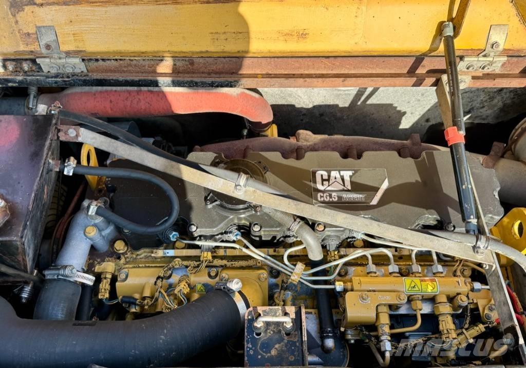 CAT M 318 D 轮式挖掘机