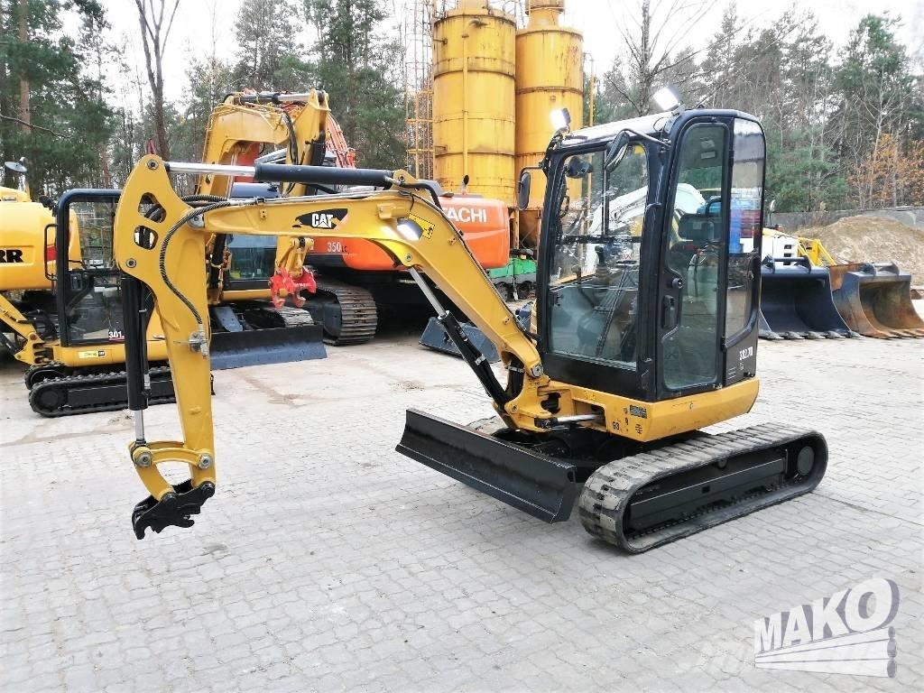 CAT 302.7 D CR 小型挖掘机