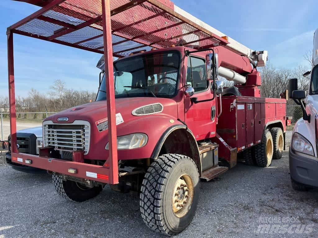 Freightliner M2-106 车载式高空作业车