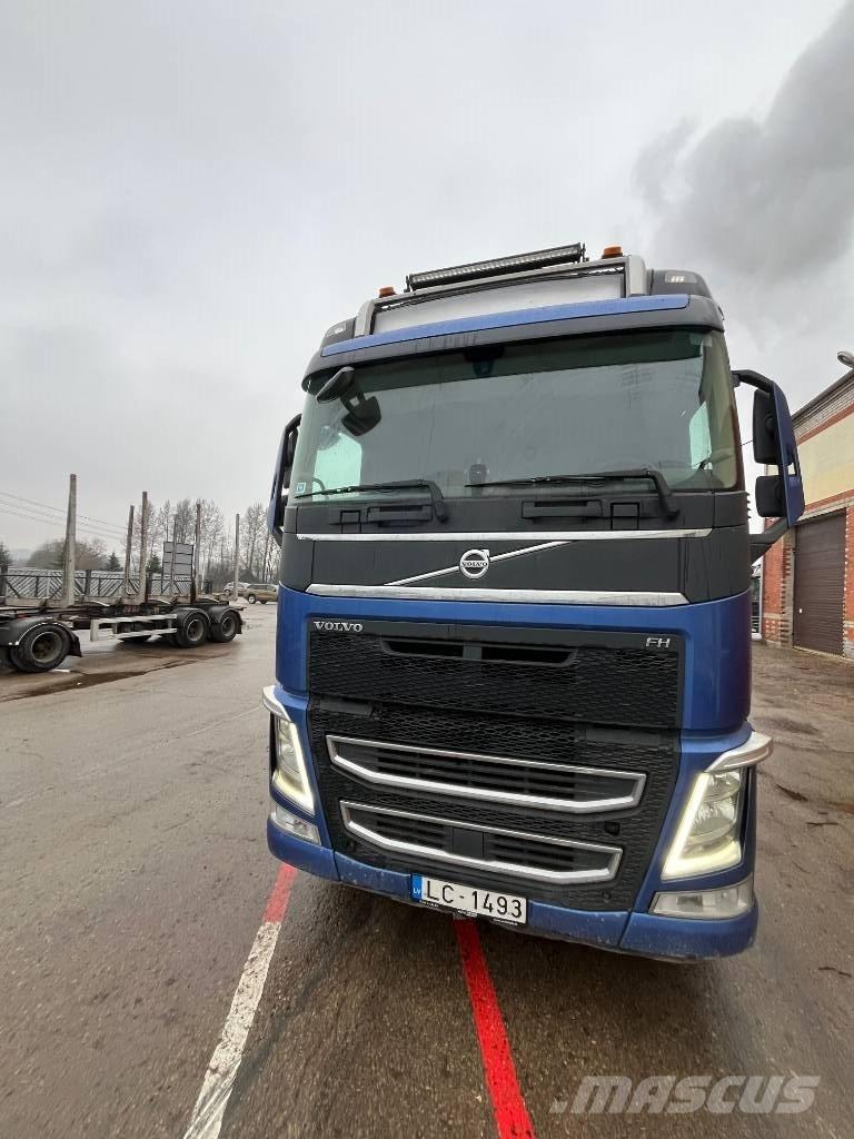 Volvo FH 木材运输车